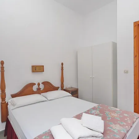 Dolphin Hotel 2*