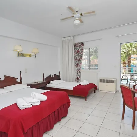 δελφίνι 2* Σκόπελος