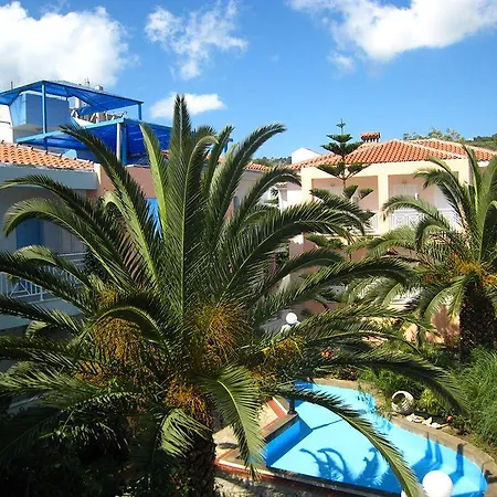 Dolphin Skopelos stad