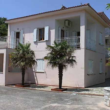Dolphin Hotel 2*