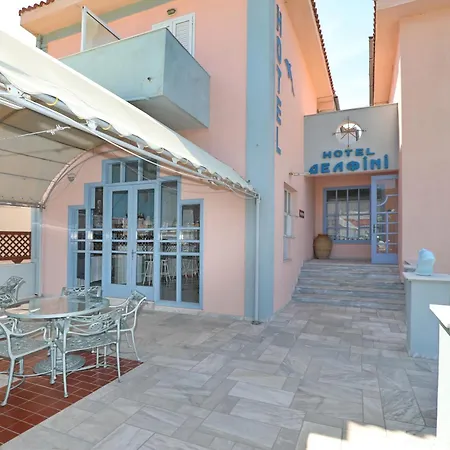 Dolphin 2* Skopelos Town