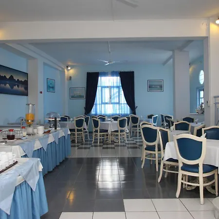 Hotel Dolphin
