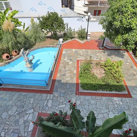 Dolphin Hotel