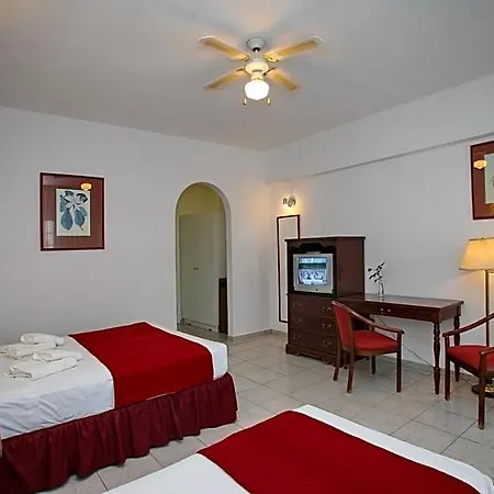 Hotel Dolphin 2*