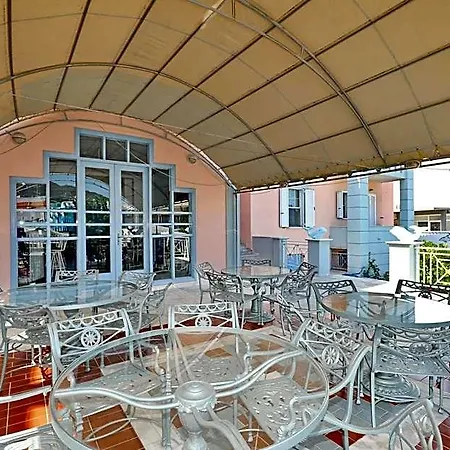 Dolphin Hotel 2*