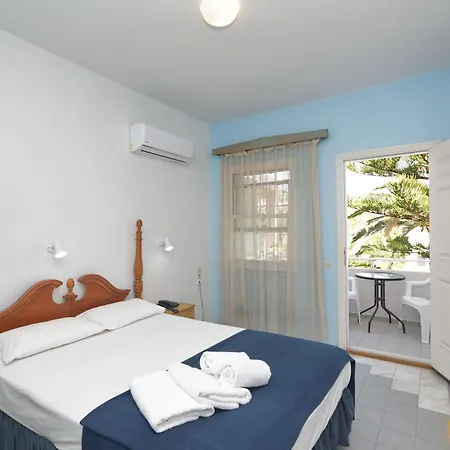 Dolphin 2* Skopelos Town