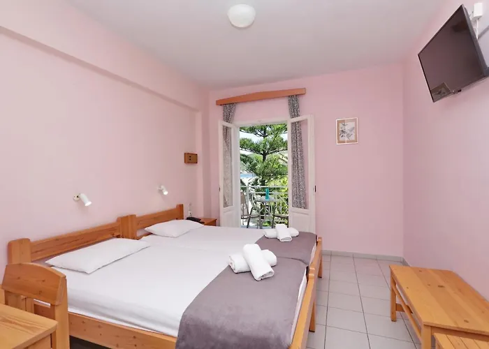 Dolphin 2* Skopelos Town