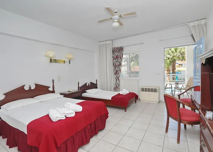 Dolphin 2* Skopelos Town