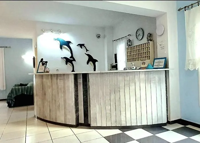 Dolphin Скопелос