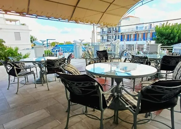 Hotel Dolphin Skopelos Town