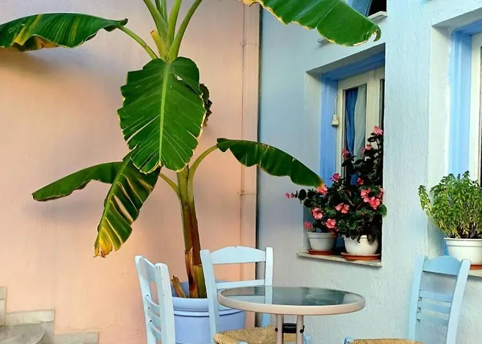 Dolphin 2* Skopelos Town